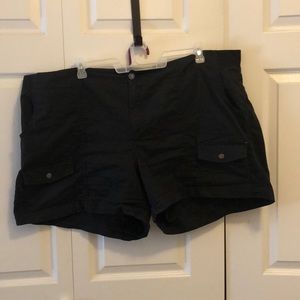 Black cargo short